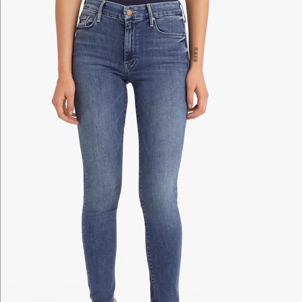 MOTHER The Looker Ankle Fray in Groovin’ wash